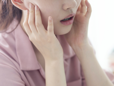 矯正放置リスク：噛み合わせの悪化による顎関節症・頭痛などの健康被害リスク